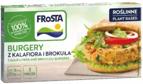 Krabice rostlinných květákových a brokolicových burgerů FRoSTA, 100% přírodní chuť, 2 kusy, s vegetariánským burgerem v housce na obrázku.