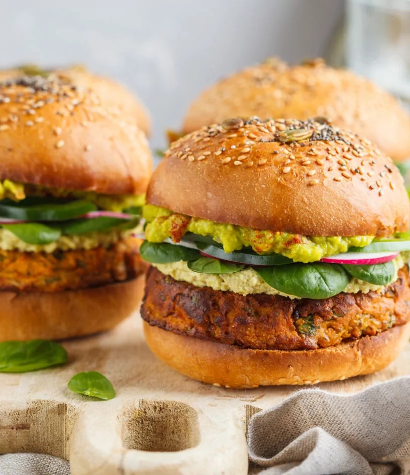Vegetariánský burger s guacamole