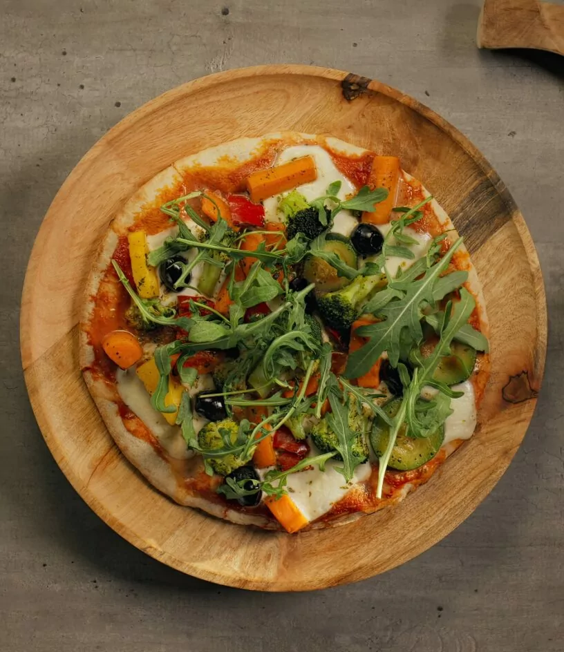Domácí pizza se zeleninou po italsku